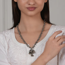 Load image into Gallery viewer, Vintage Silver Fish Long Necklace