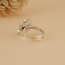 Load image into Gallery viewer, Mini Ruby Flower Pearl Ring