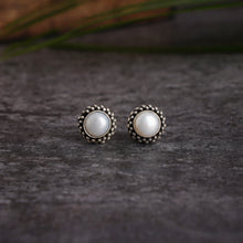 Load image into Gallery viewer, Classic Pearl Studs