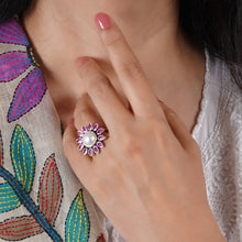 Load image into Gallery viewer, Ruby Flower Pearl Ring