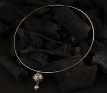 Load image into Gallery viewer, Silver Hasli With Ball Pendant