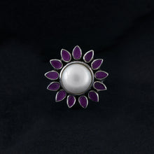 Load image into Gallery viewer, Ruby Flower Pearl Ring