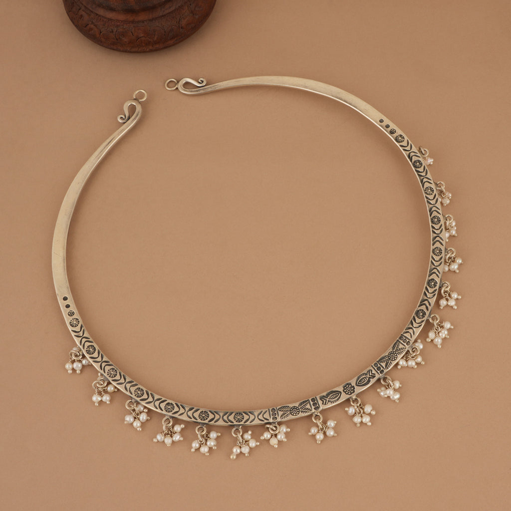 Embossed Silver Hasli
