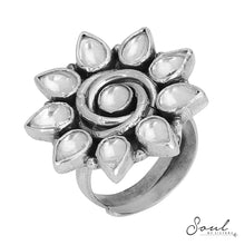 Load image into Gallery viewer, Kundan Flower Adjustable Ring