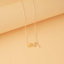 Load image into Gallery viewer, Goldplated Zircon Leaf Necklace