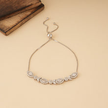 Load image into Gallery viewer, Silver Glittering Bracelet