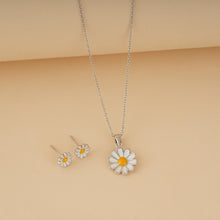 Load image into Gallery viewer, Sterling Silver Mini Daisy Pendant Set