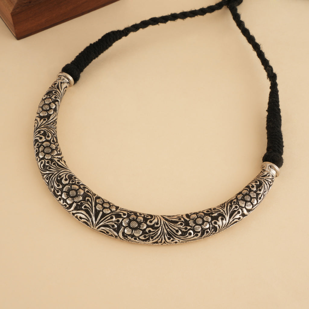 Floral Chitai Hasli with Thread