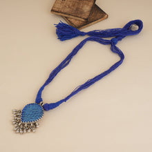 Load image into Gallery viewer, Tribal Glass Pendant Necklace