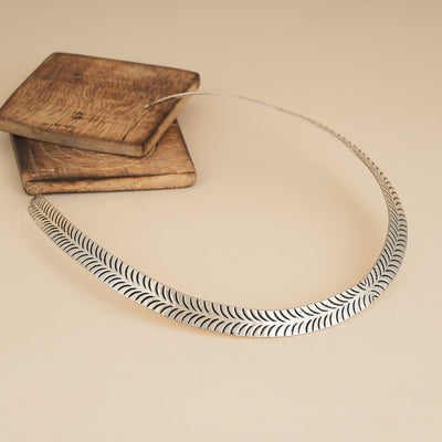 Abstract Engraved Silver Hasli