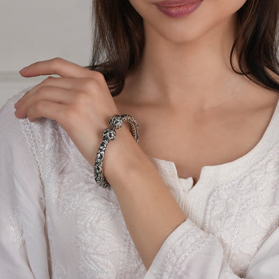 Chitai Work Silver Kada (Single)