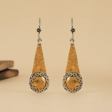 Load image into Gallery viewer, Dual Tone Hammered Earrings