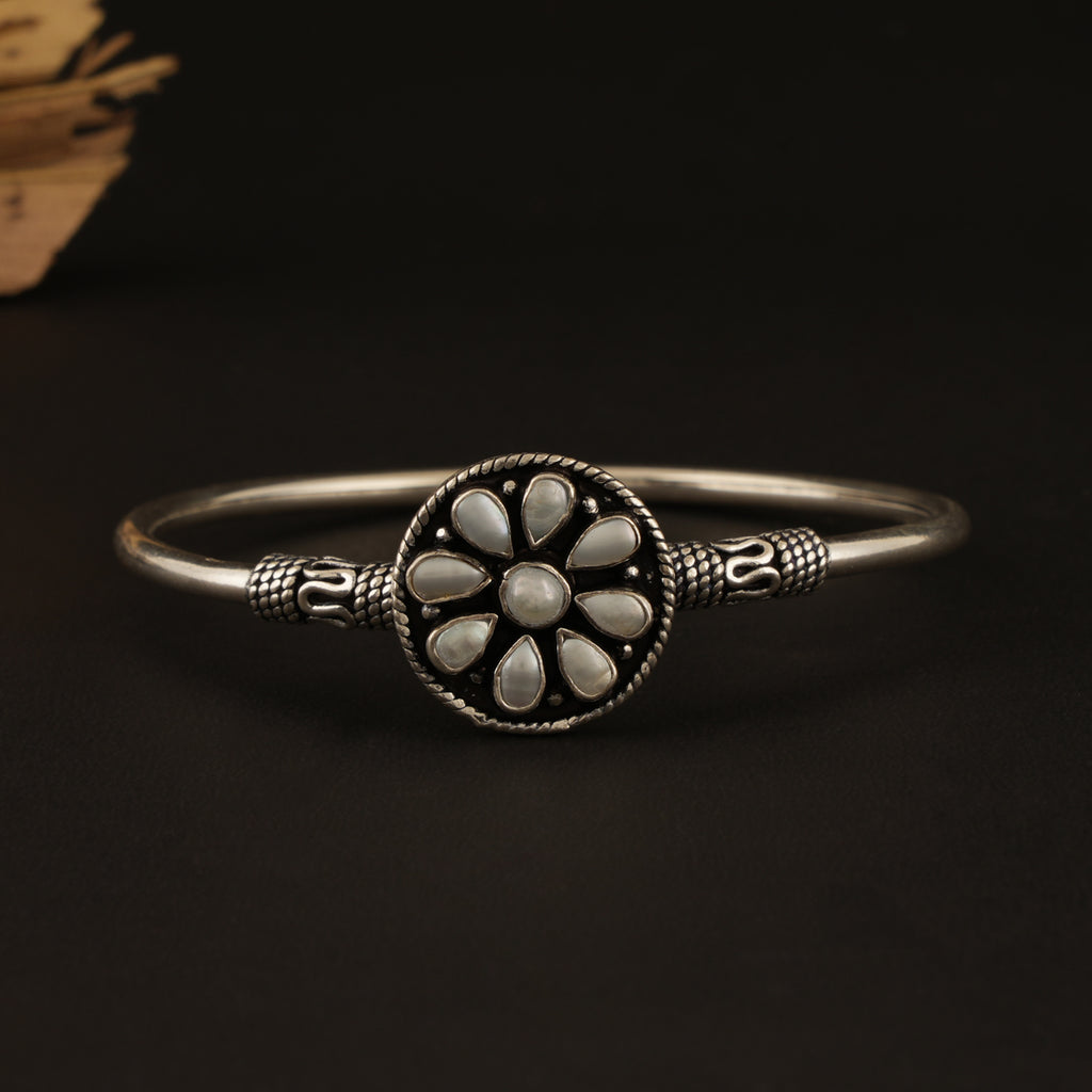 Pearl Flower Silver Openable Bracelet