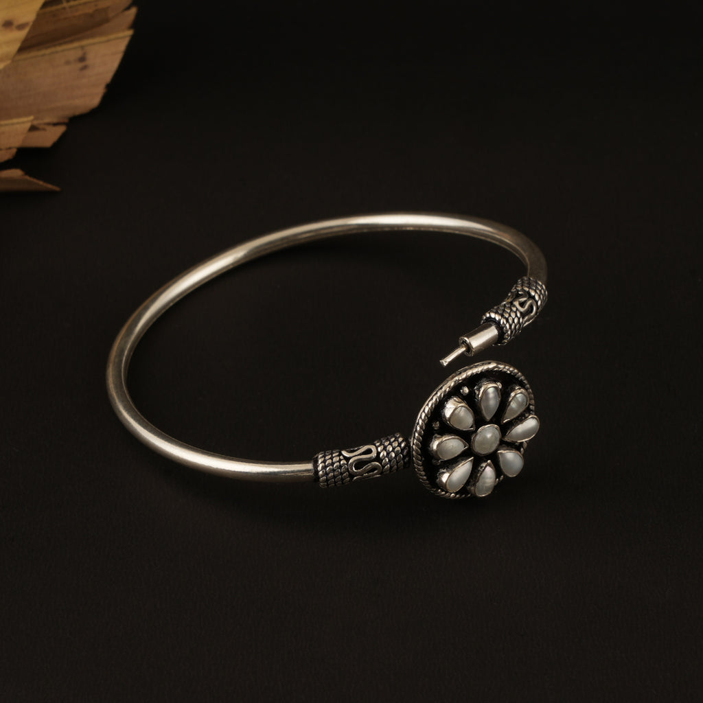 Pearl Flower Silver Openable Bracelet