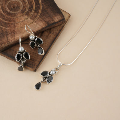 Black Onyx & Pearl Pendant Set