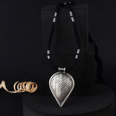 Chitai Pendant Necklace