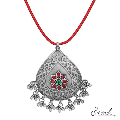 Drop Shaped Pendant Necklace