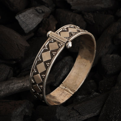 Nitya Silver Dana Art Openable Kada