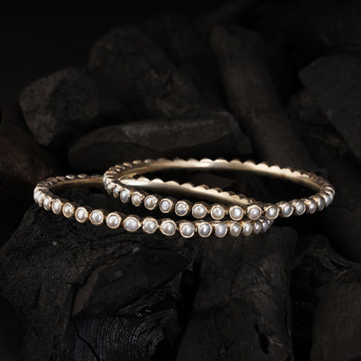 Everyday Pearl Bangle (Single)