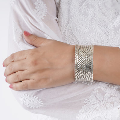 Silver Hand Cuff