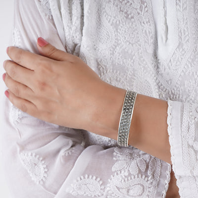 Silver Hand Cuff