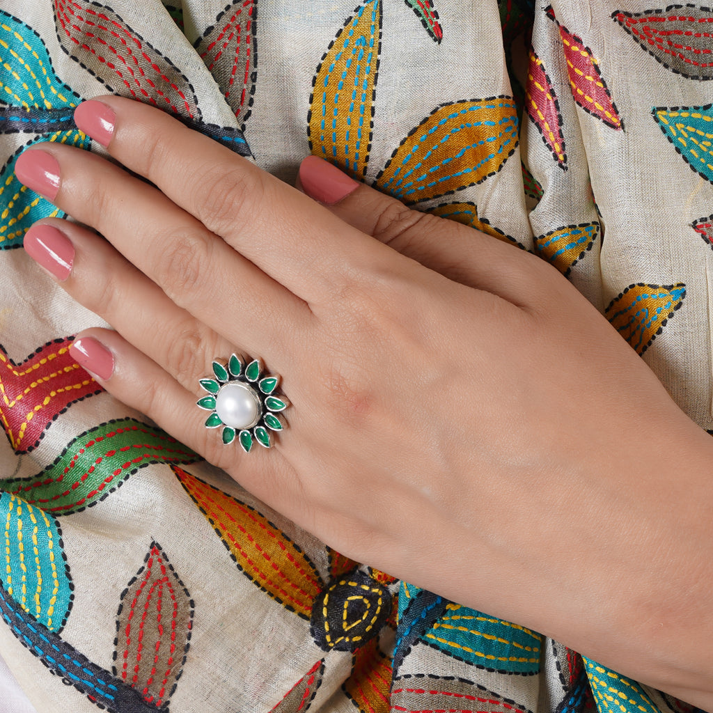 Green Flower Pearl Ring