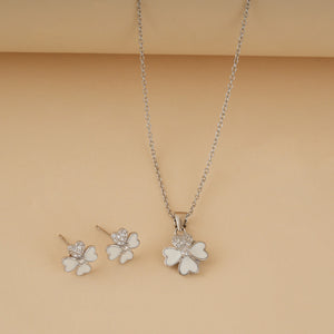 Fine White Flower Pendant Set