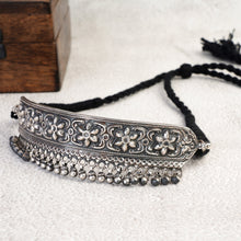 Load image into Gallery viewer, Floral Motifs Choker
