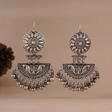 Load image into Gallery viewer, Mewad Parrot Silver Earrings