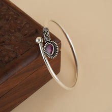 Load image into Gallery viewer, Open Ruby Leaf Bangle