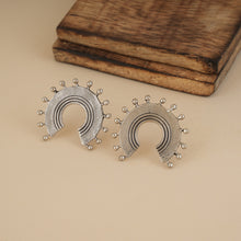 Load image into Gallery viewer, Silver Arc Studs