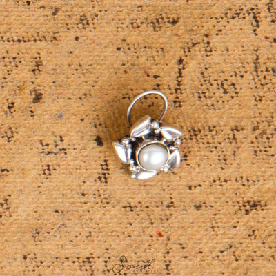 Small Star with gemstone