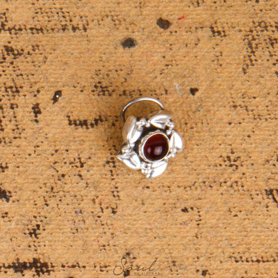 Small Star with gemstone