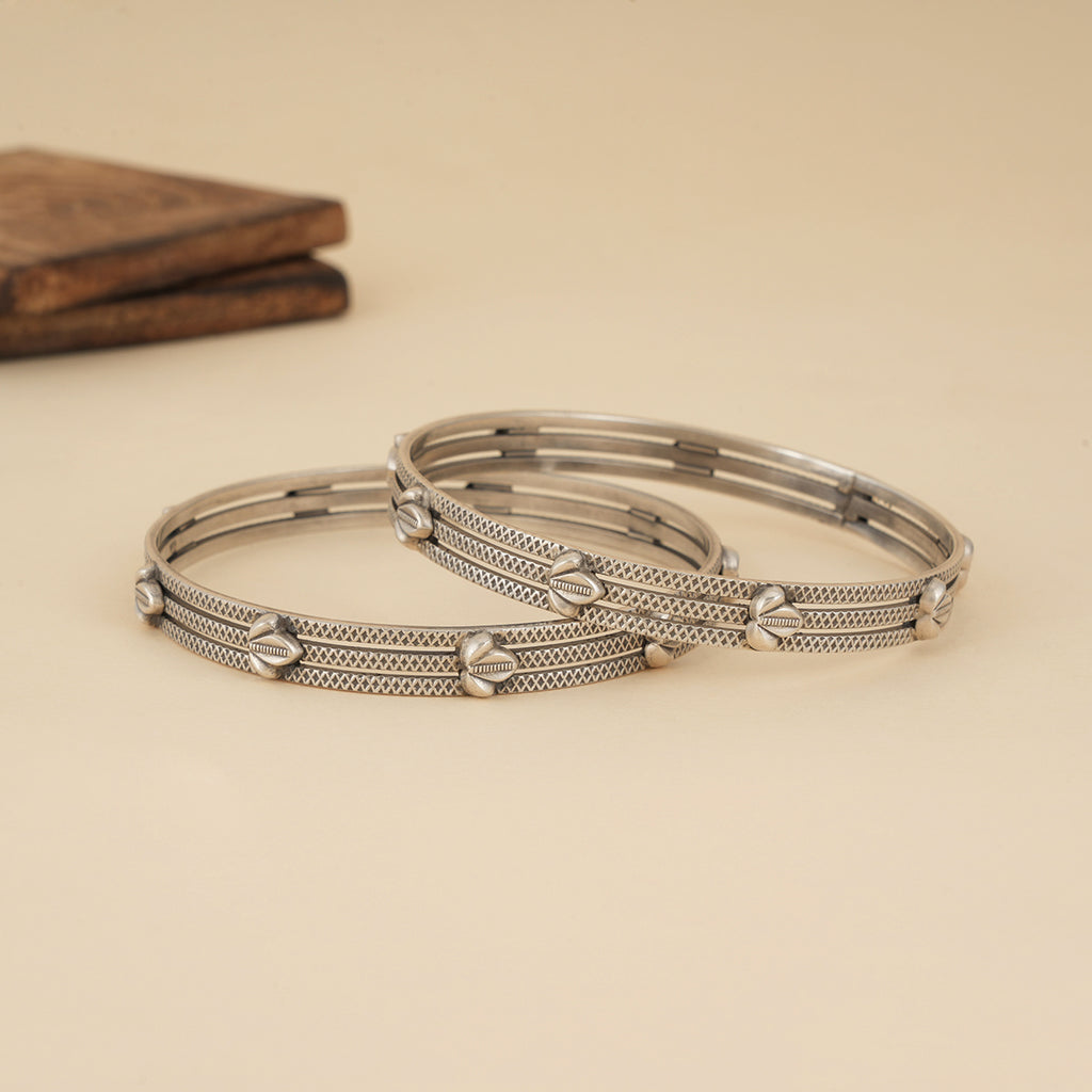Textured Lotus Layered Bangle (Single)