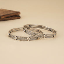 Load image into Gallery viewer, Textured Lotus Layered Bangle (Single)