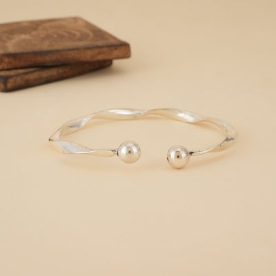Twisted Tide Open Cuff