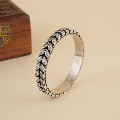 Petal Glow Zircon Kada